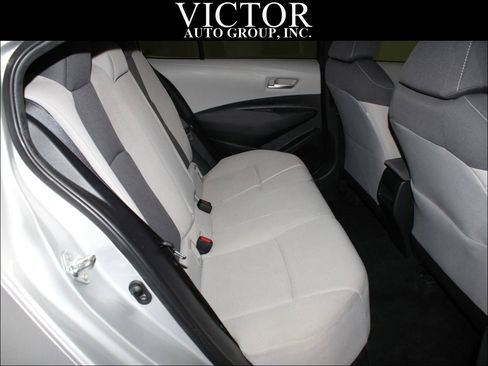 Used 2020 Toyota Corolla LE FWD image 29
