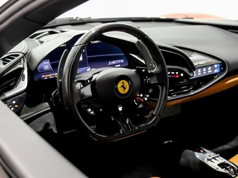 Used 2022 Ferrari SF90 Spider image 11