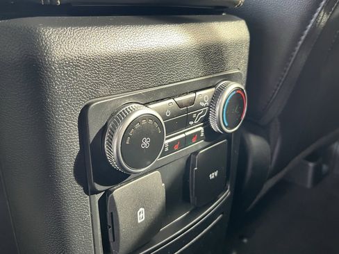 Used 2023 Ford Explorer Limited image 22