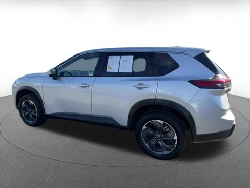 Used 2025 Nissan Rogue SV FWD image 10