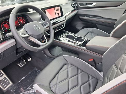 New 2026 Volkswagen Atlas Peak Edition AWD/4WD image 8