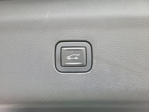 Used 2019 Buick Enclave Premium w/ Experience Buick Package AWD/4WD image 11