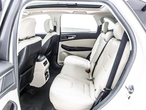 Used 2019 Ford Edge Titanium FWD image 28