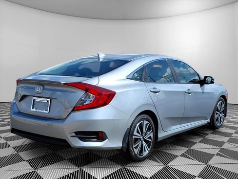 Used 2016 Honda Civic EX-T image 6