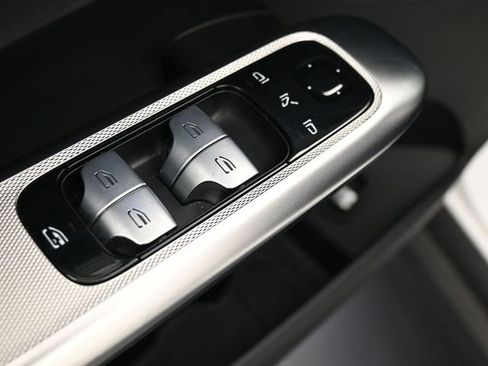 Used 2024 Mercedes-Benz GLC 300 image 15