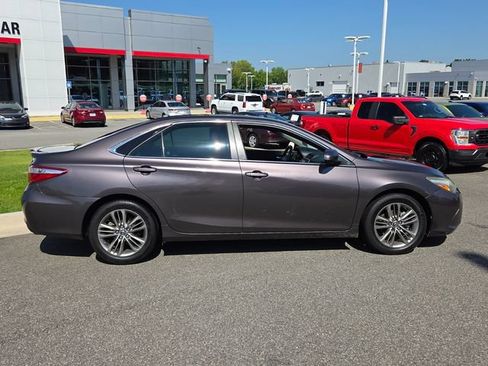 Used 2016 Toyota Camry SE FWD image 13