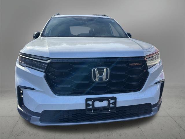 Certified 2024 Honda Pilot TrailSport image 3