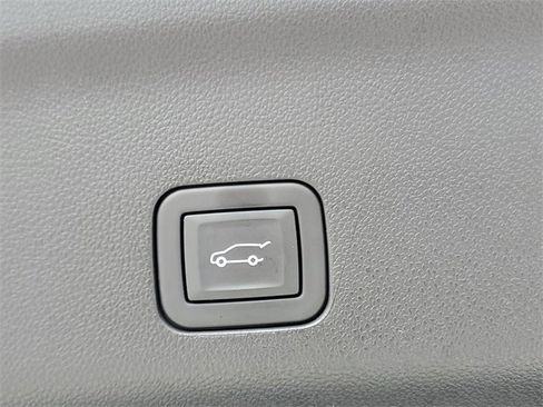 Certified 2024 Chevrolet Tahoe LT w/ Luxury Package image 10