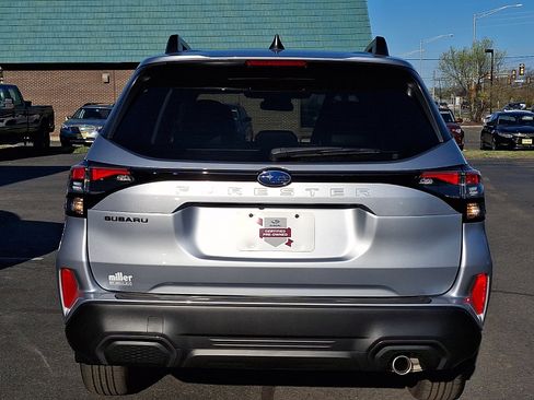 Certified 2025 Subaru Forester Limited image 5