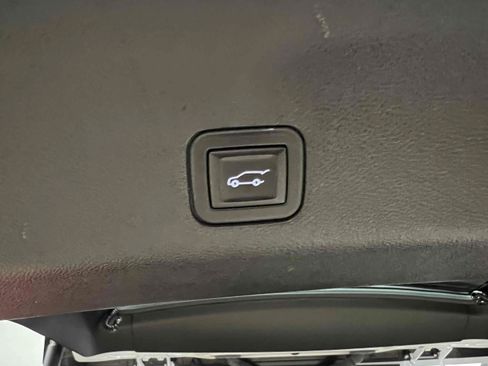 Used 2023 Chevrolet Tahoe LT RWD image 14
