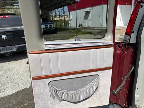 Used 1999 Chevrolet Express 1500 w/ Convenience Pkg image 33