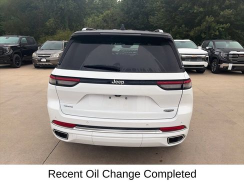 Used 2023 Jeep Grand Cherokee Summit AWD/4WD image 9