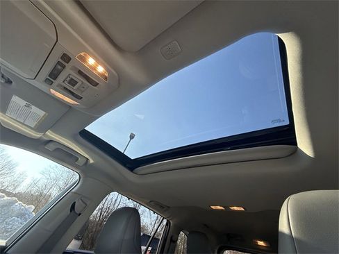 Used 2021 Toyota Highlander XLE image 21