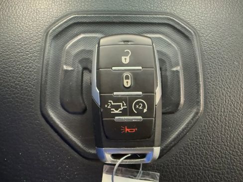 Used 2022 RAM 1500 Laramie AWD/4WD image 29