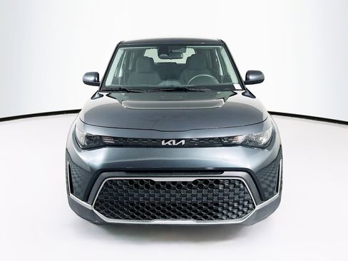 Used 2025 Kia Soul LX w/ LX Technology Package image 2