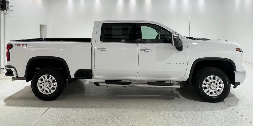 Used 2024 Chevrolet Silverado 2500 LTZ AWD/4WD image 6