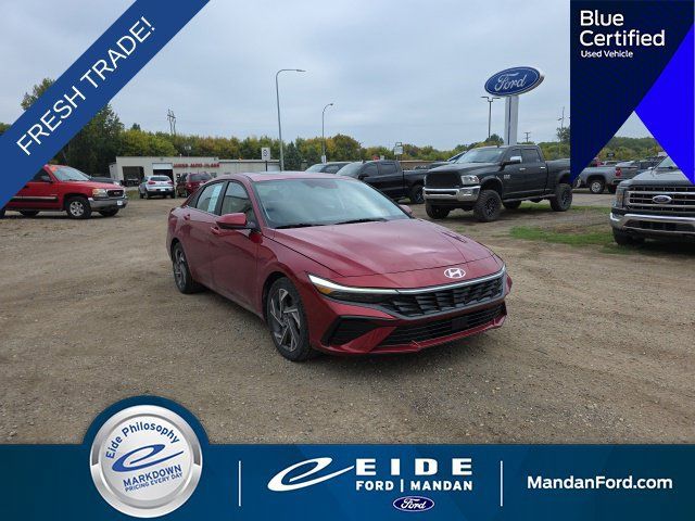 Used 2025 Hyundai Elantra SEL FWD image 1