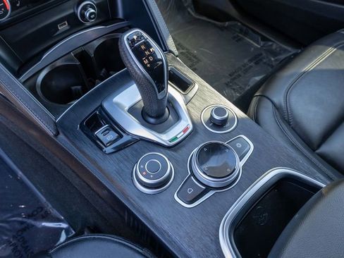 Used 2022 Alfa Romeo Stelvio Sprint image 23
