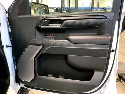 Used 2024 GMC Sierra 1500 AT4X image 12