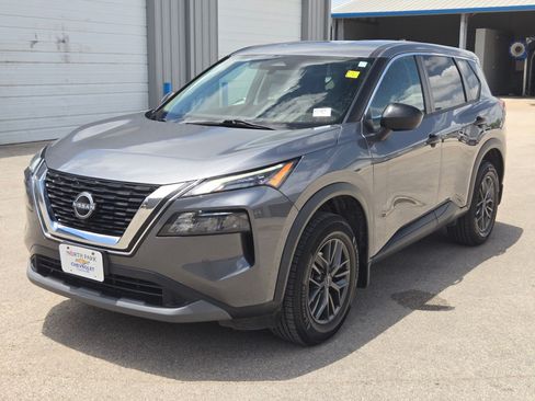 Used 2022 Nissan Rogue S FWD image 7