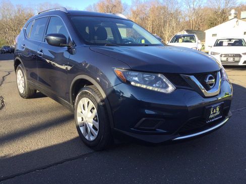 Used 2016 Nissan Rogue S w/ Appearance Package image 6