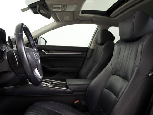 Used 2018 Honda Accord Touring image 20