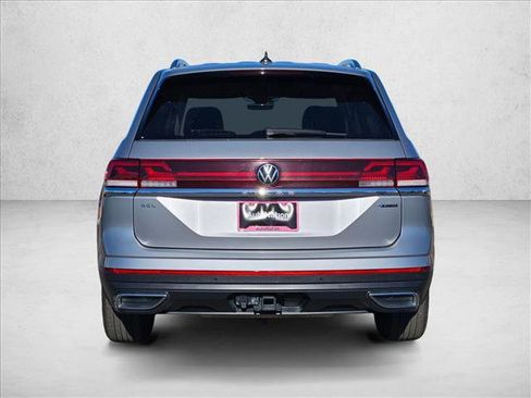 Used 2025 Volkswagen Atlas SEL image 6