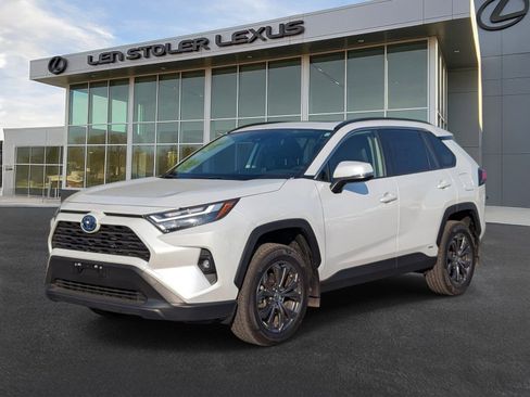 Used 2023 Toyota RAV4 XLE Premium AWD/4WD image 7