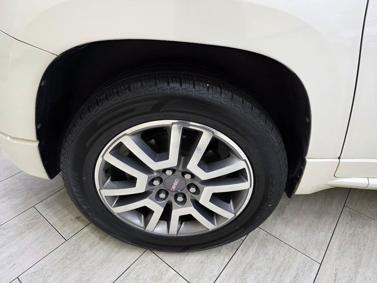 Used 2013 GMC Acadia Denali FWD image 40