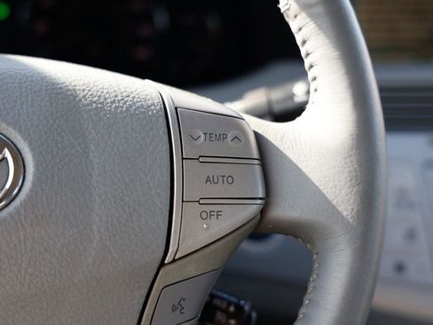 Used 2005 Toyota Avalon Limited image 29