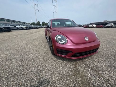 Used 2017 Volkswagen Beetle 1.8T S FWD image 12