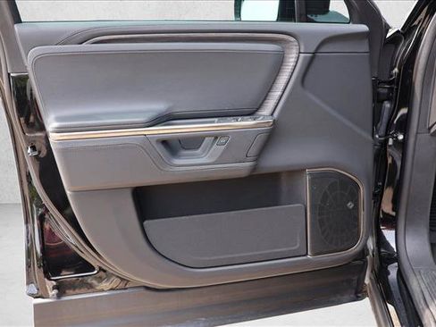 Used 2025 Rivian R1S Adventure AWD/4WD image 12