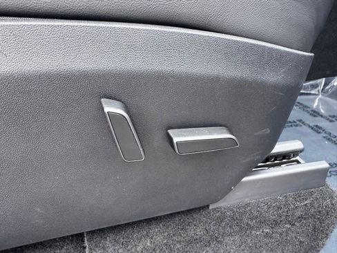 Used 2023 Tesla Model Y Performance image 18