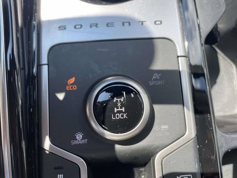 Used 2023 Kia Sorento SX Prestige w/ Panoramic Sunroof Package AWD/4WD image 30