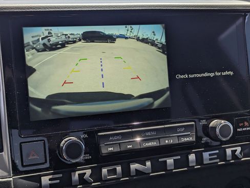 Used 2025 Nissan Frontier SV w/ Tow Package RWD image 12