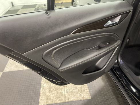Used 2019 Buick Regal Preferred image 15