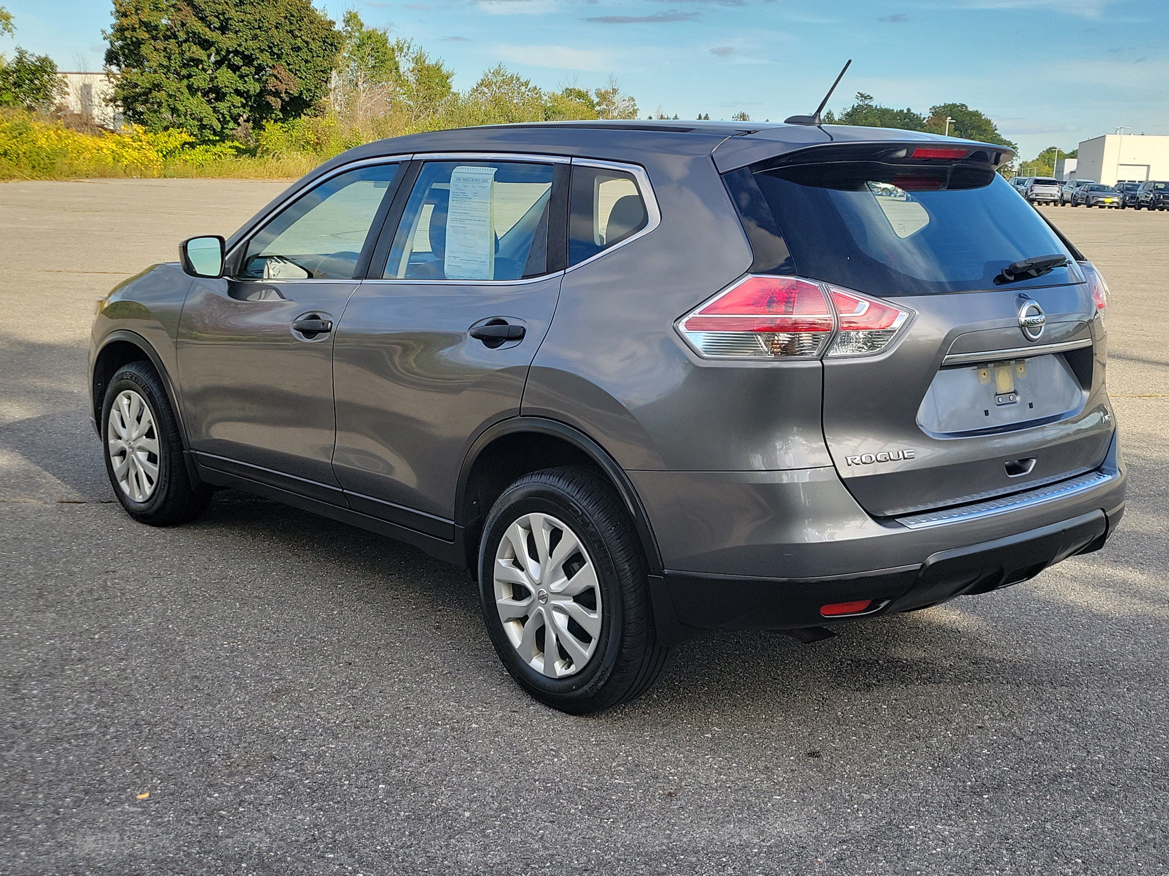 Used 2016 Nissan Rogue S AWD/4WD image 7