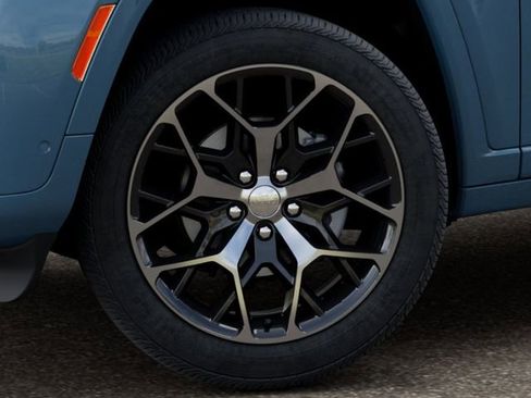 New 2026 Jeep Grand Cherokee Summit AWD/4WD image 8