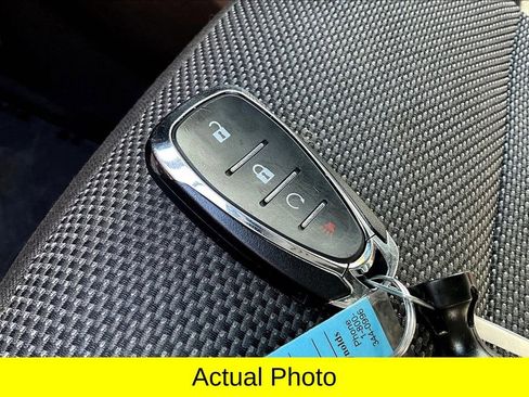 Used 2023 Chevrolet Traverse LT image 10