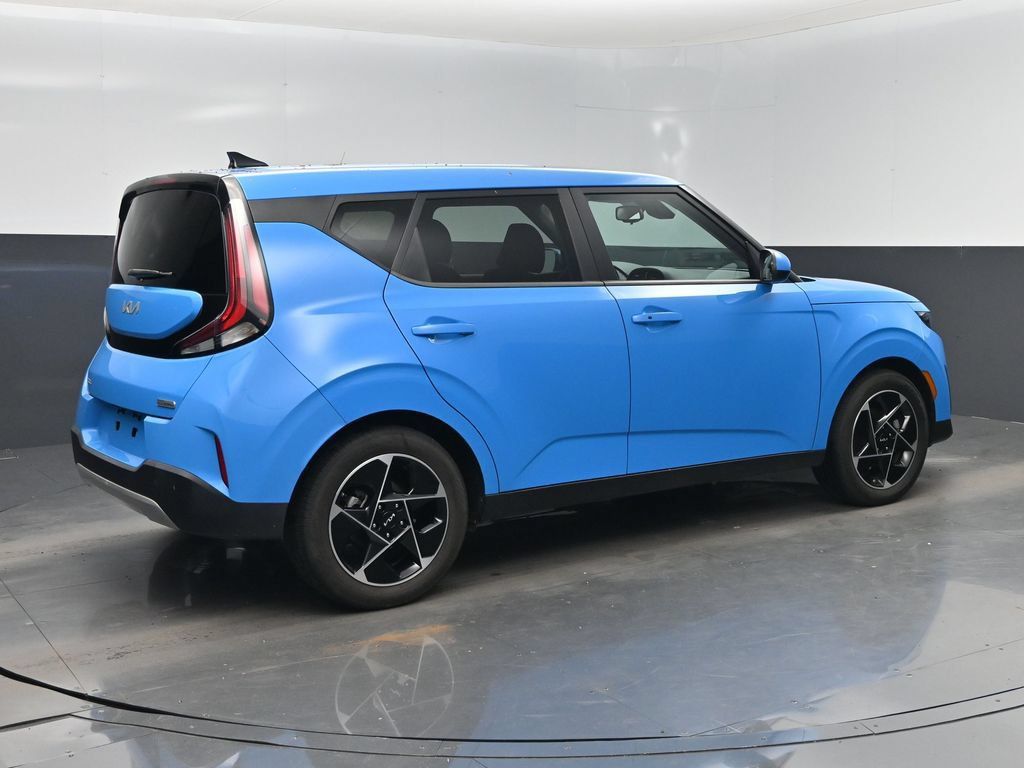 Used 2023 Kia Soul EX FWD image 3