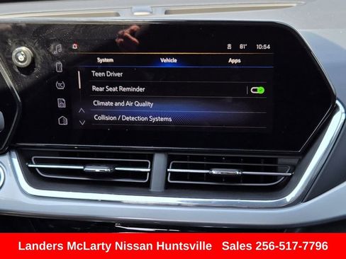 Used 2025 Chevrolet Trax LT FWD image 18