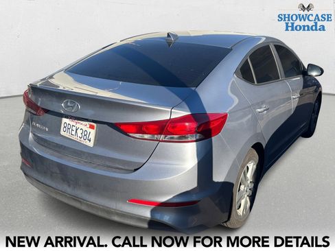 Used 2017 Hyundai Elantra SE image 5
