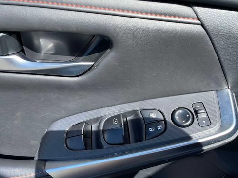 Used 2025 Nissan Sentra SR FWD image 19