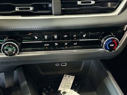 New 2026 Chevrolet Equinox LT w/ Safety and Technology Package FWD image 17