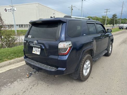 Used 2021 Toyota 4Runner SR5 Premium w/ Moonroof Package AWD/4WD image 3