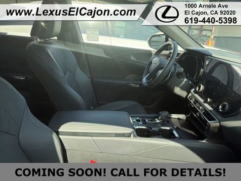 Used 2025 Lexus RX 350h w/ Convenience Package AWD/4WD image 3