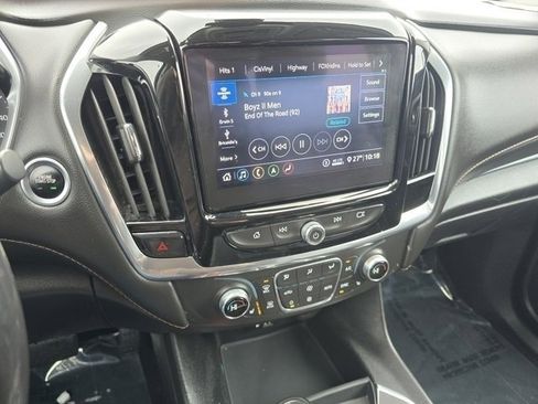 Used 2020 Chevrolet Traverse RS image 39