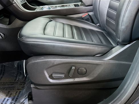 Used 2022 Ford Edge SEL image 18