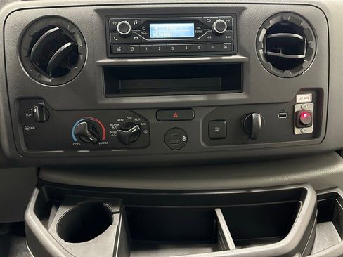 Used 2024 Ford E-350 and Econoline 350 Super Duty image 26