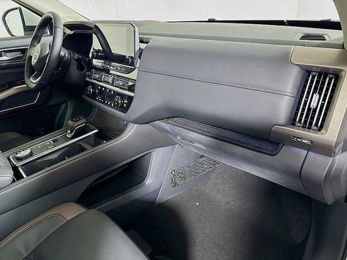 New 2025 Nissan Pathfinder Platinum w/ Cargo Package image 32